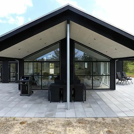 6 Person Holiday In Bindslev